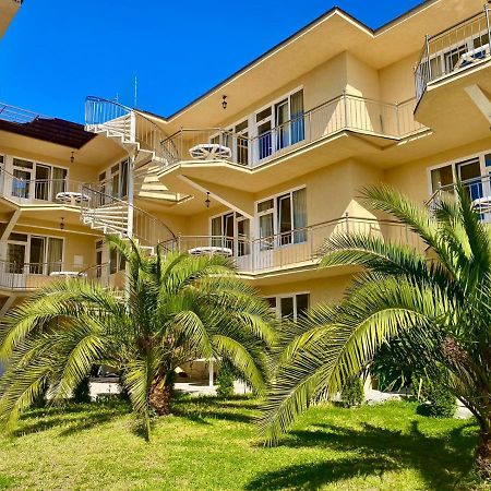 Alakhadze Mini Hotel Diva מראה חיצוני תמונה