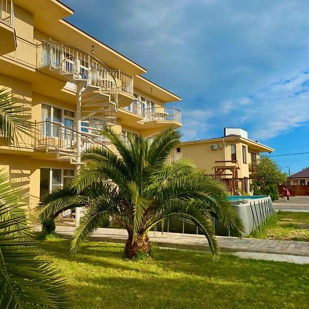 Alakhadze Mini Hotel Diva מראה חיצוני תמונה