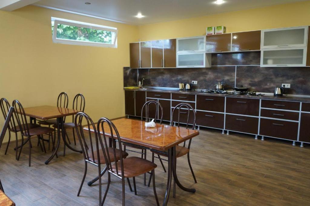 Alakhadze Mini Hotel Diva מראה חיצוני תמונה