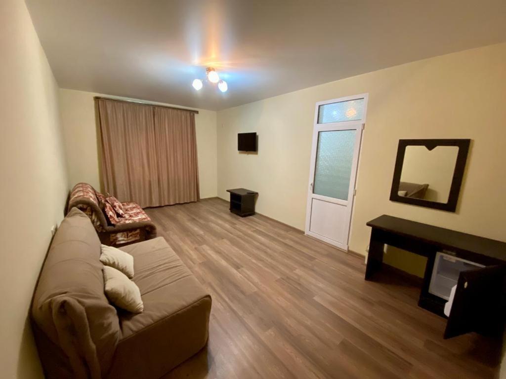 Alakhadze Mini Hotel Diva מראה חיצוני תמונה