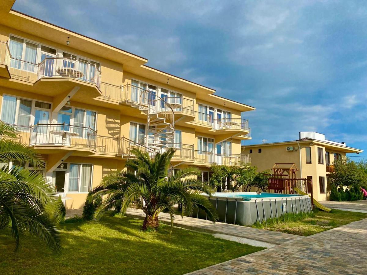 Alakhadze Mini Hotel Diva מראה חיצוני תמונה
